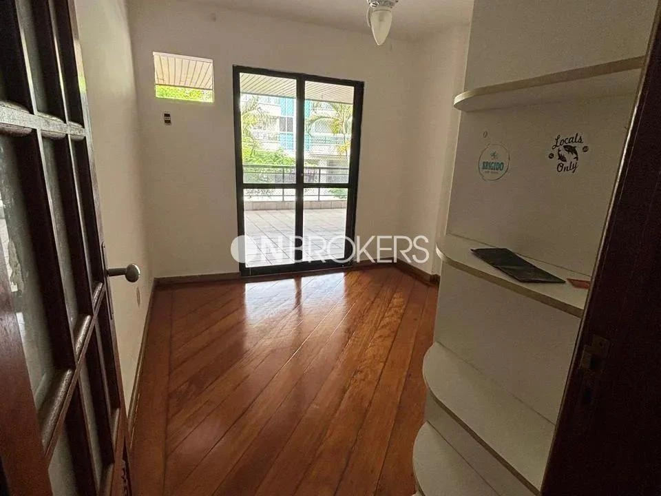 Apartment, 98 m², with wood or laminate floors — photo 7