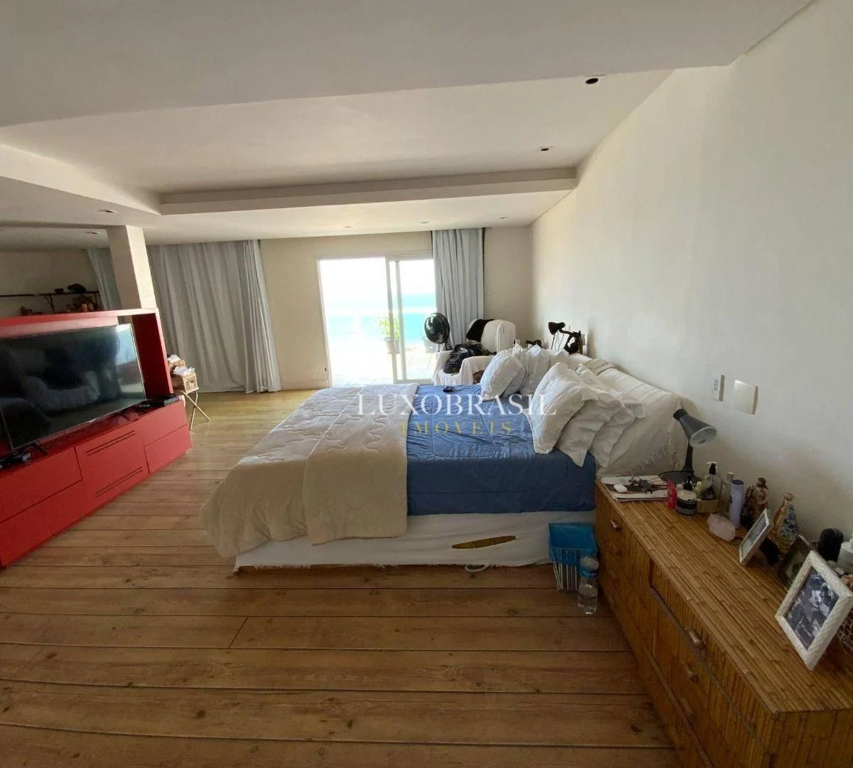 Apartment with 4 suites and access to shared pool — photo 31