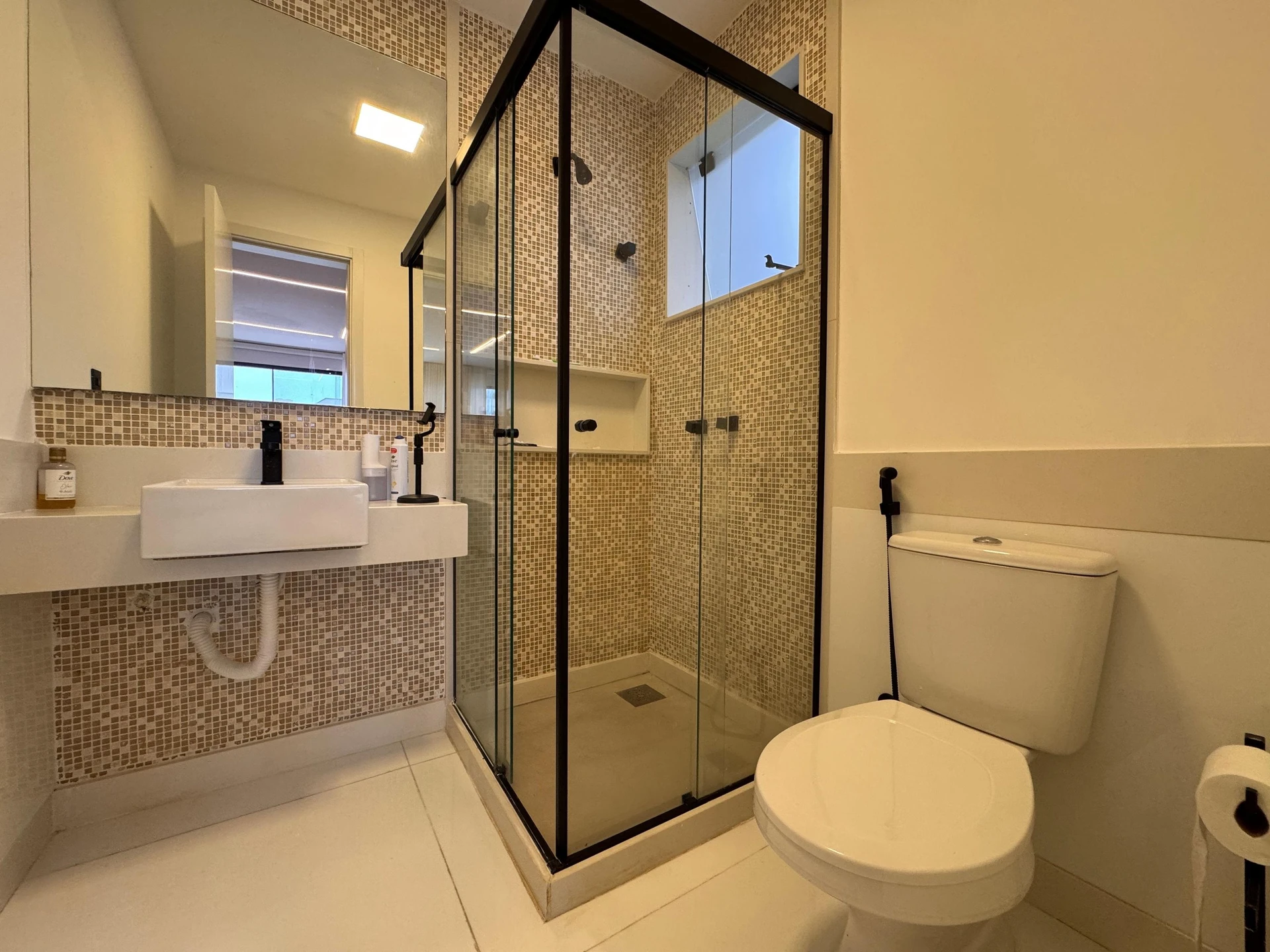 Будинок 280 м² із заскленим балконом та панорамними вікнами — photo 43