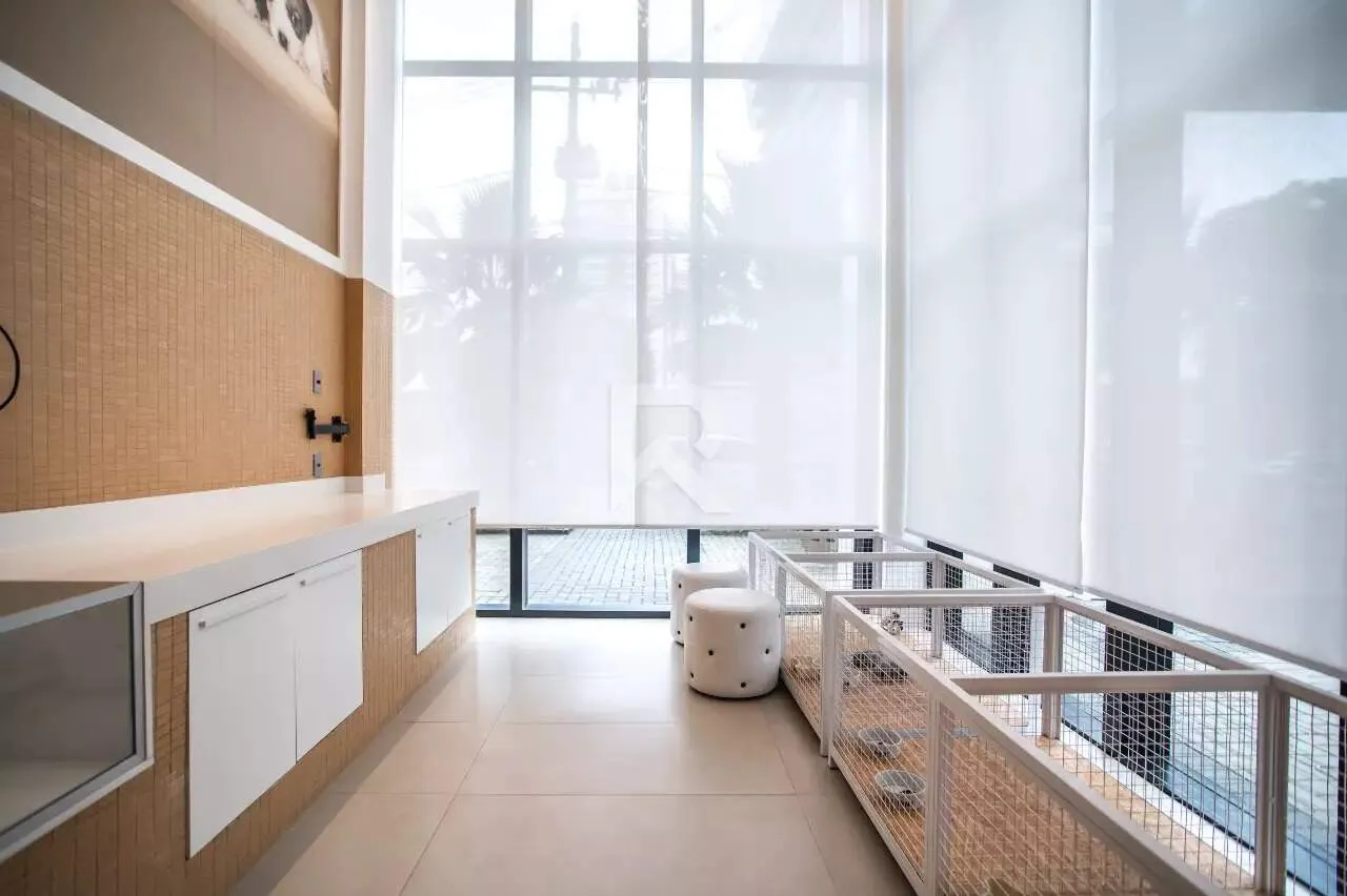 Furnished apartment with 4 en-suite bedrooms and 255 m² — photo 46