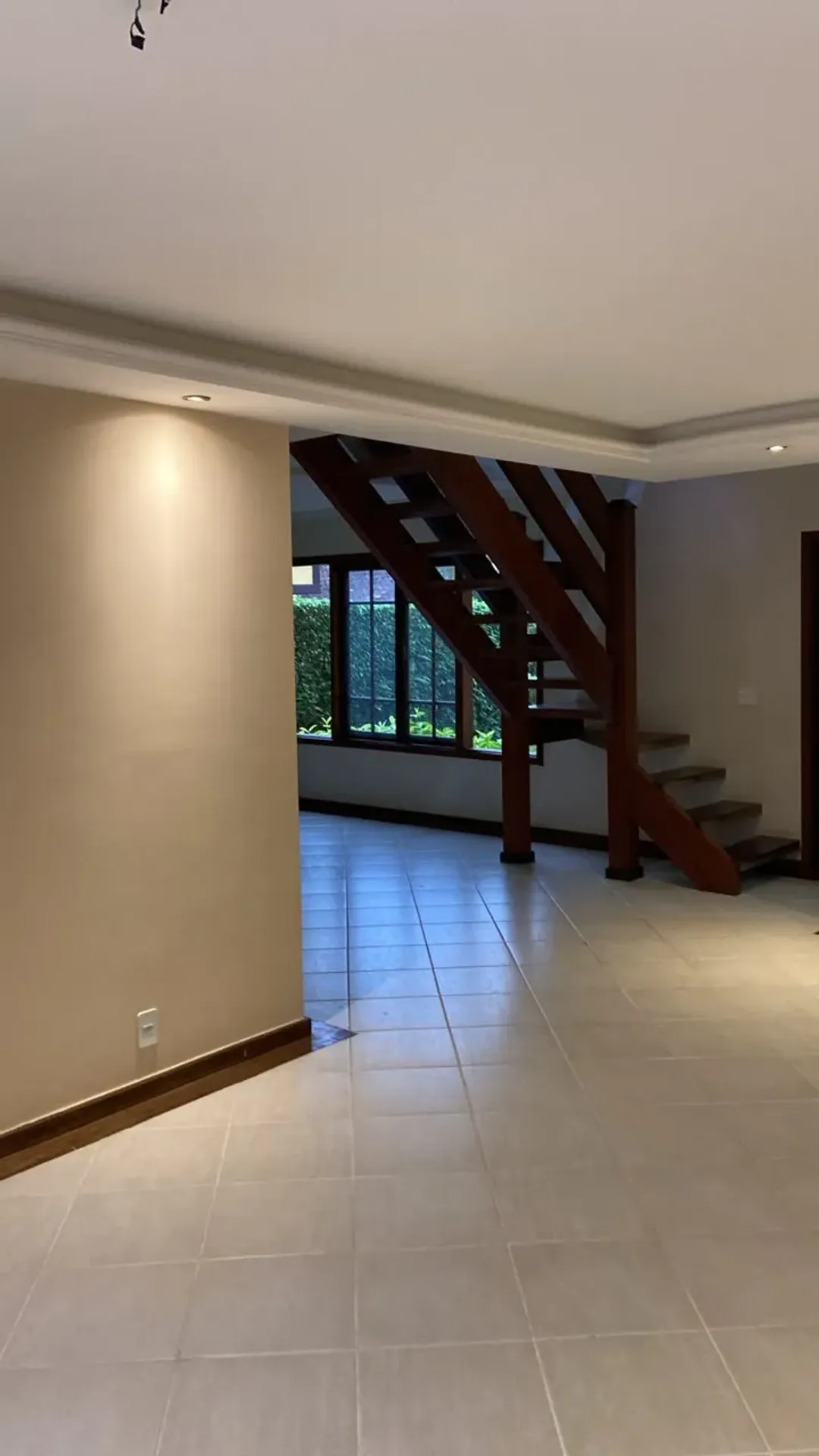 317 m² house with 3 suites, balcony grill and 3 parking — photo 11
