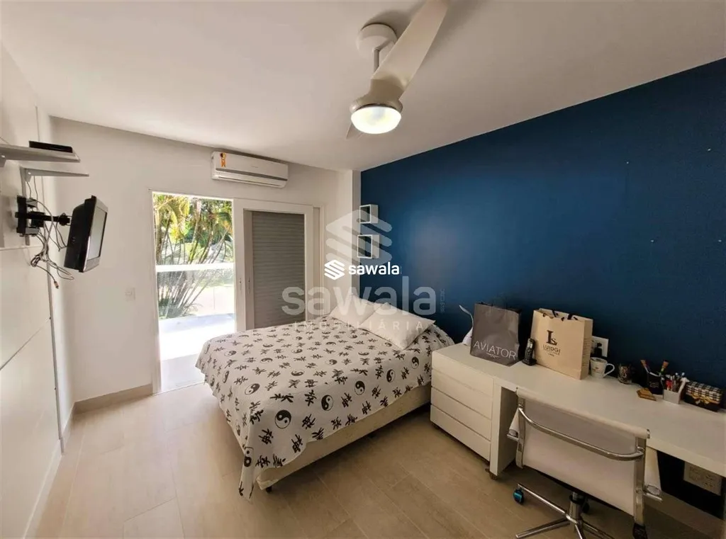 Furnished 600 m² house with 6 bedrooms and 8 bathrooms — photo 39
