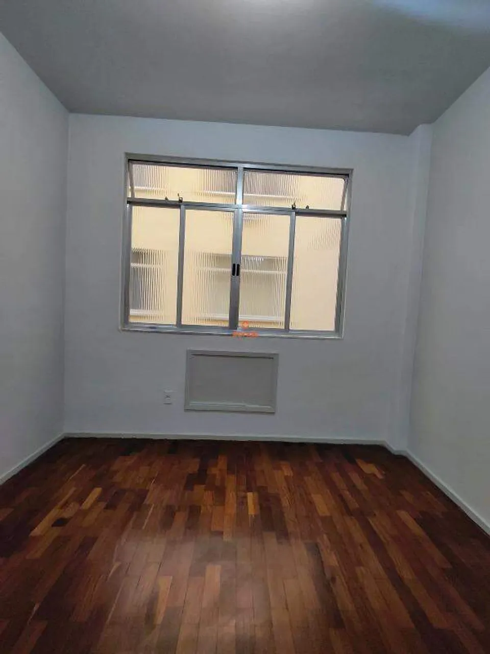 2-bedroom apartment with 1 bathroom and 1 parking spot — photo 4