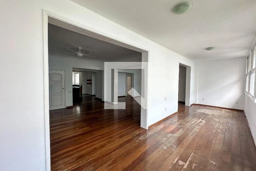 4-bedroom rental apartment with 225 m² and parking — photo 32