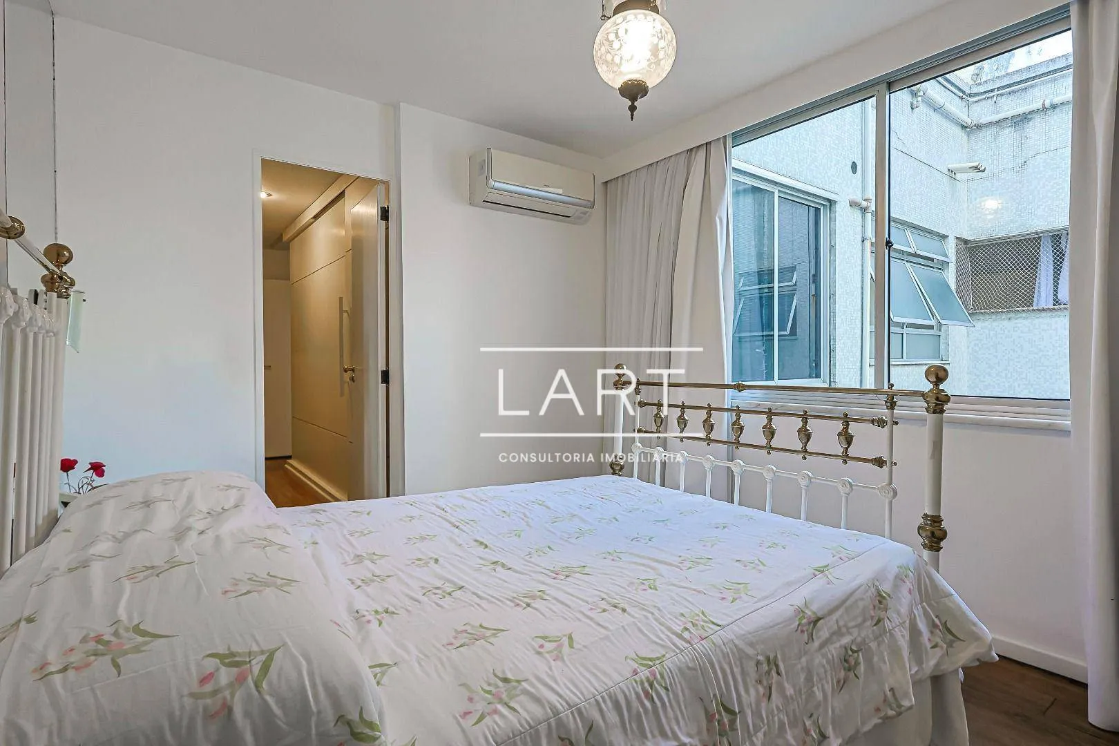 Apartamento com 3 quartos e 3 banheiros, 220 m² — photo 29