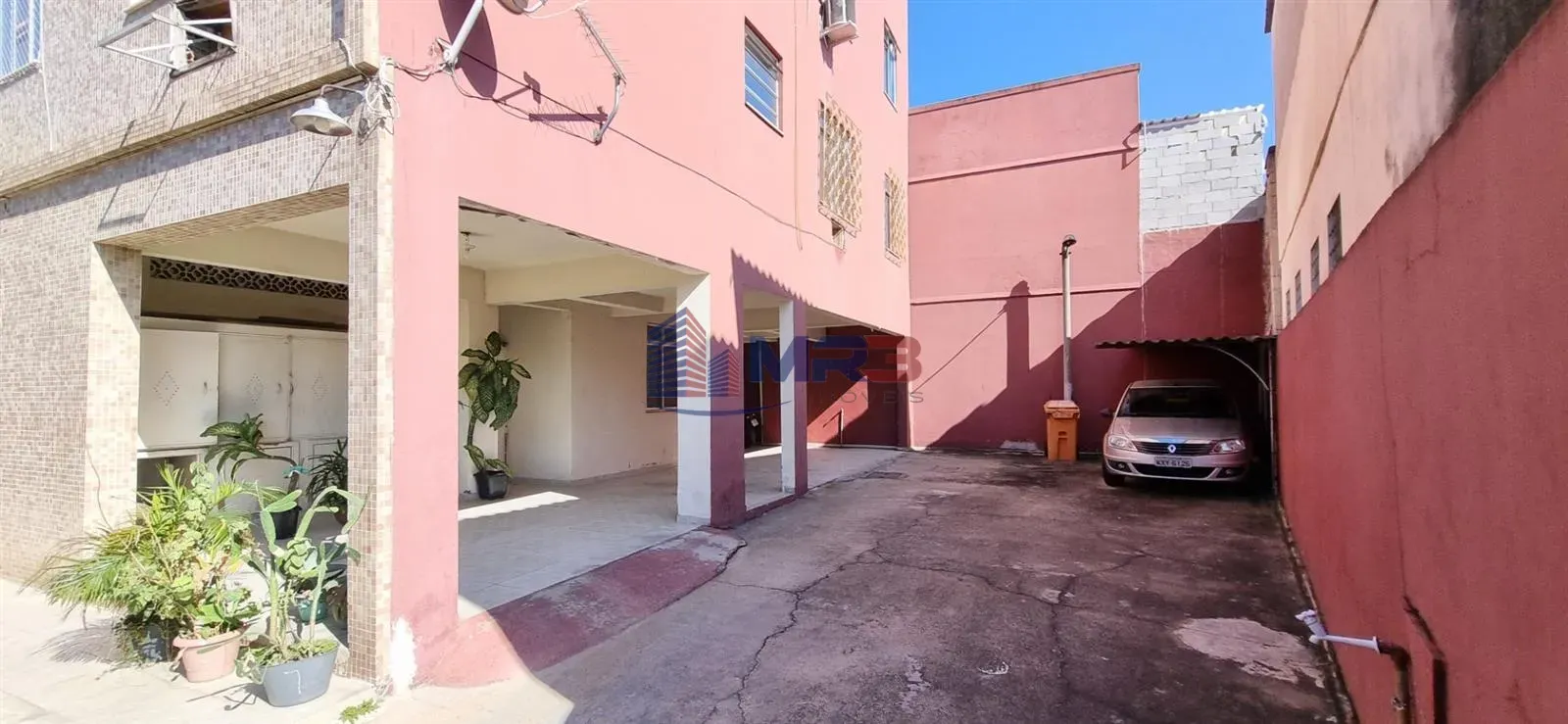 Departamento de 2 dormitorios con piso de madera o laminado — photo 15