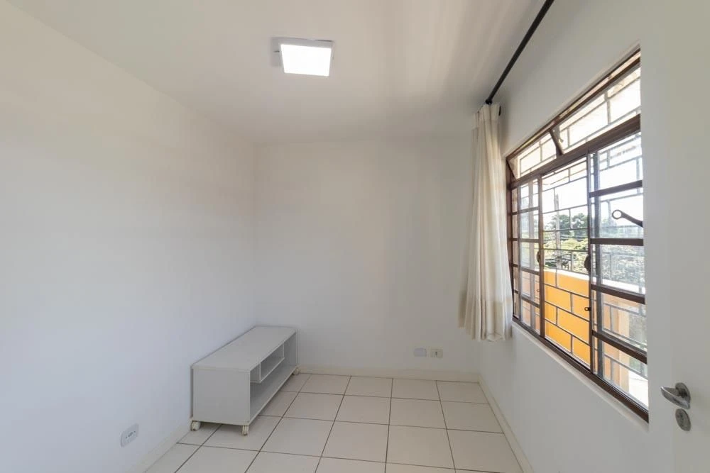 2-bedroom apartment with a grill on the balcony — photo 4