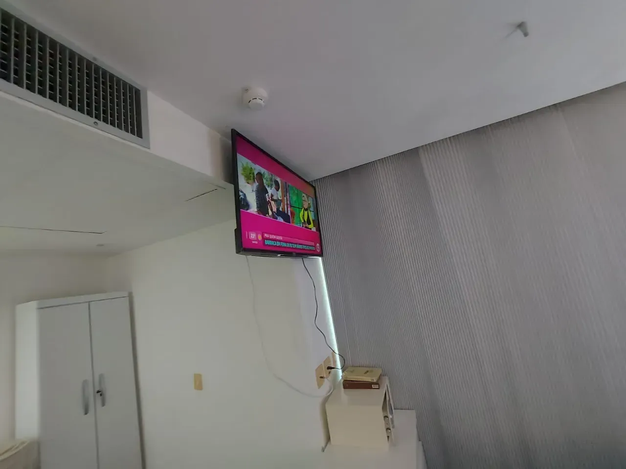 2-bedroom apartment with water view through the windows — photo 11