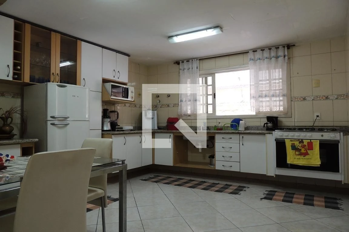 Casa mobiliada com 3 quartos, varanda e 3 banheiros — photo 3