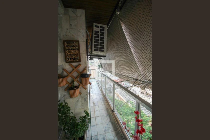 Rental apartment with 3 bedrooms and a glass balcony — photo 15