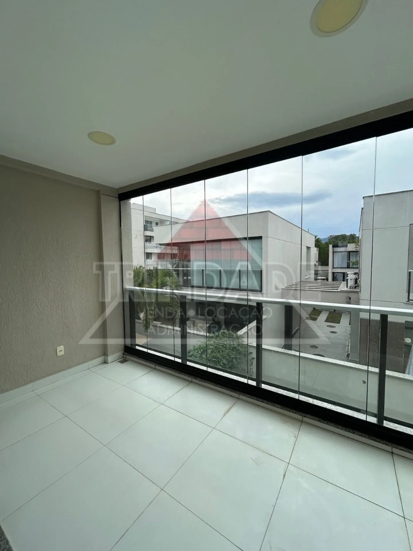 Casa duplex de 3 suítes com cozinha americana e piscina — photo 23