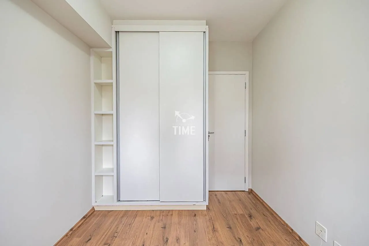 Деревянный пол или ламинат и 1 спальня: квартира 51 м² — photo 20