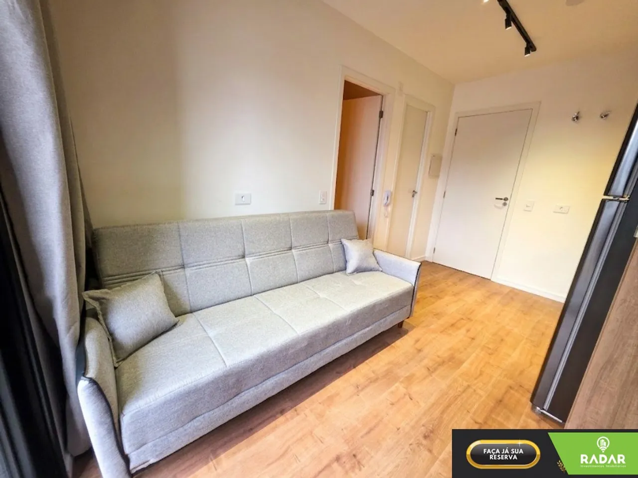 Apartamento de 42 m² com piso de madeira e 1 dormitório — photo 5