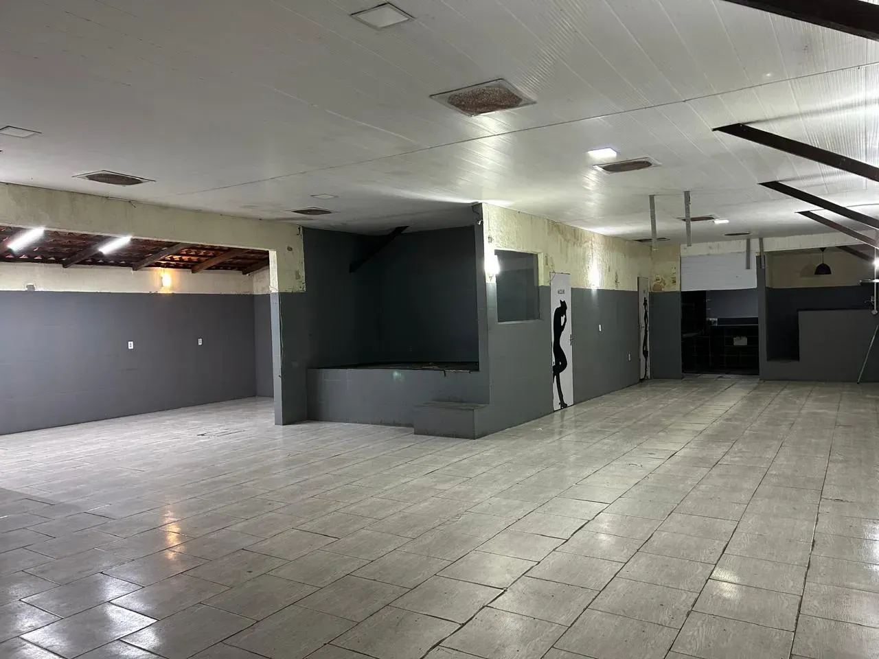 Немеблированный дом 230 м² с 3 спальнями и отдельной кухней — photo 6