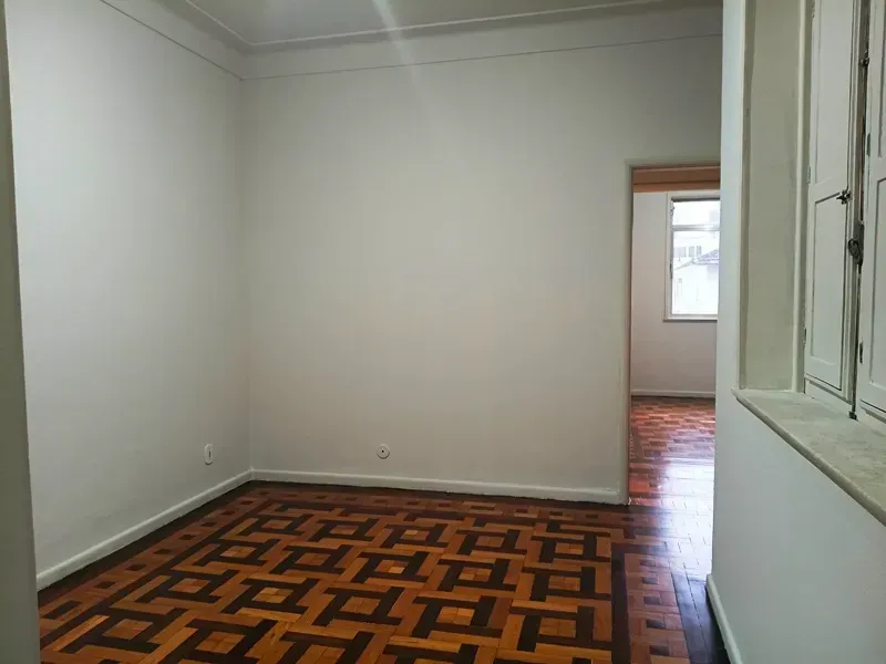 72 m² rental apartment with 2 bedrooms and glass balcony — photo 10
