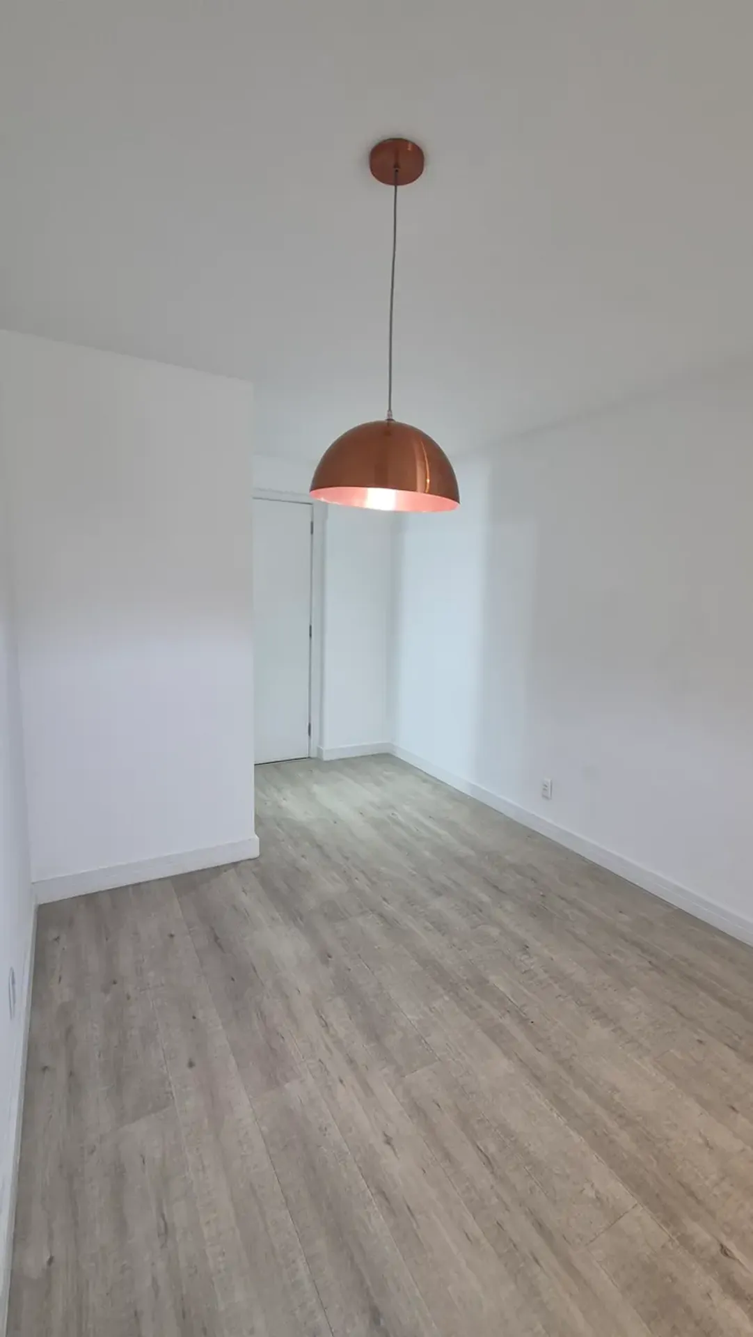 Apartment on the 6th floor with wood or laminate floors — photo 21