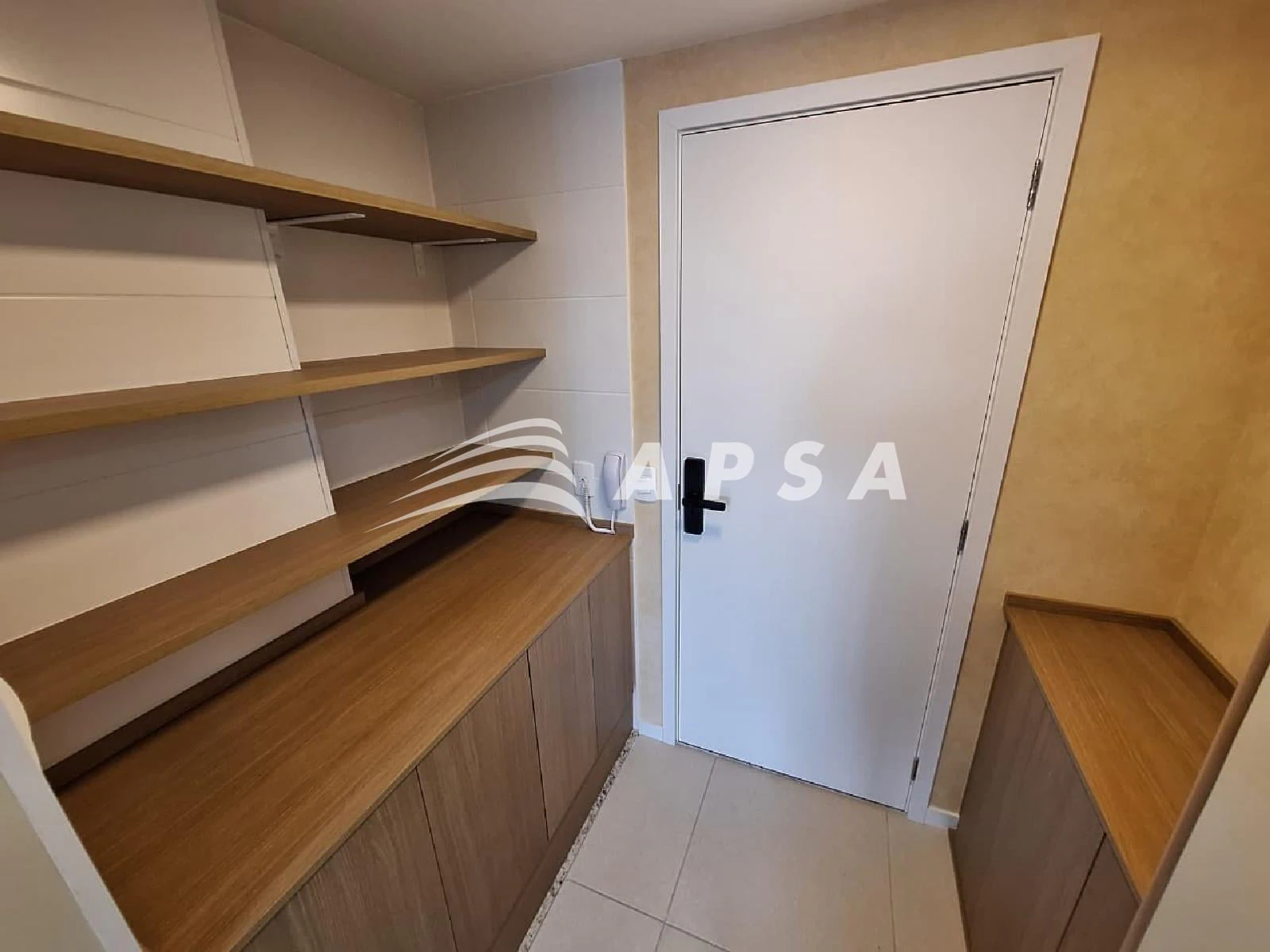 Furnished 1-bedroom apartment with open-plan kitchen 64 m² — photo 14