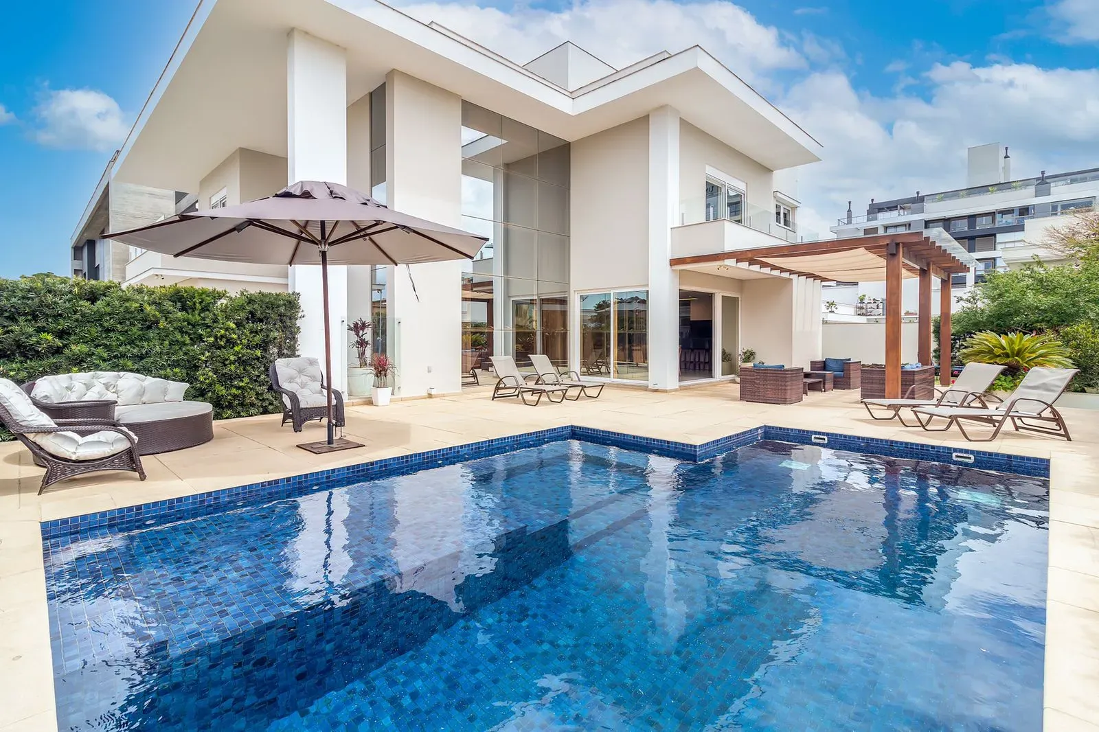 Casa amueblada con 5 suites y 700 m² — photo 16