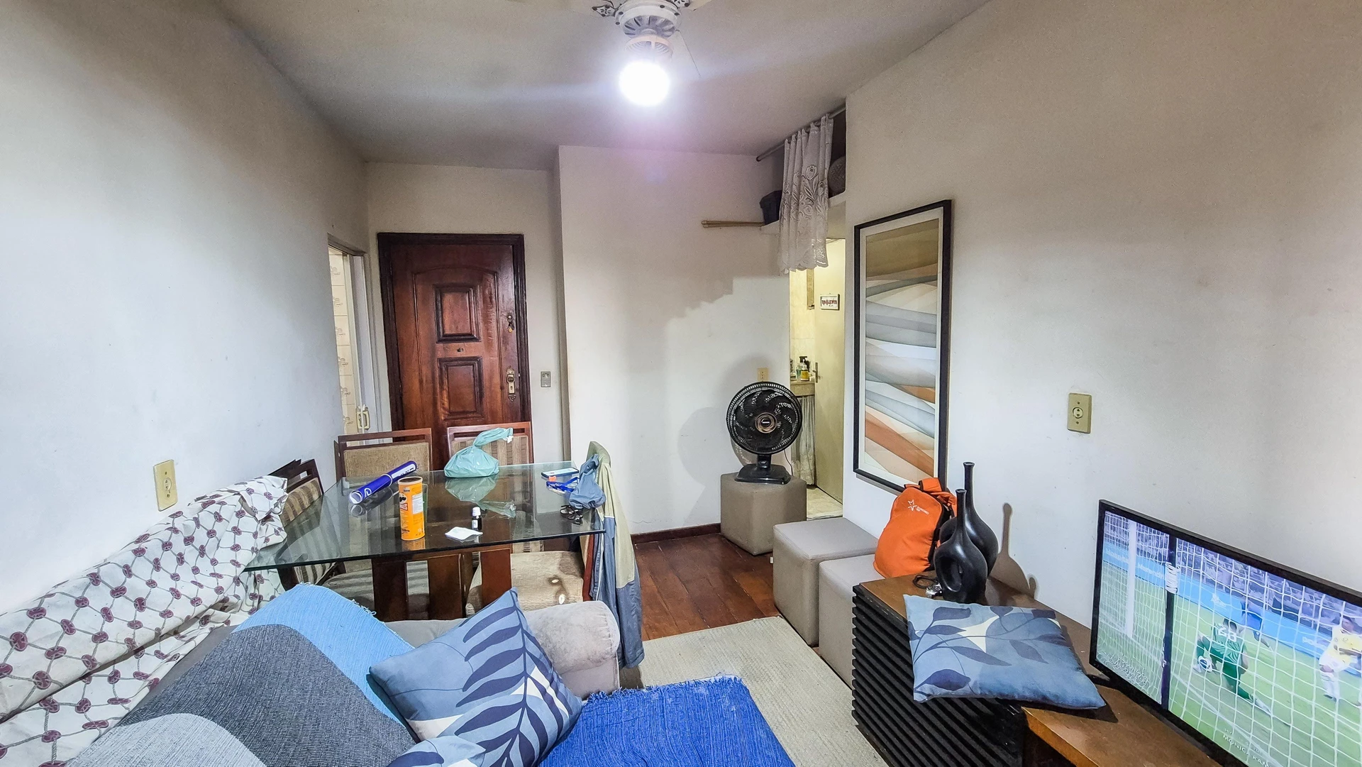 One-bedroom apartment with a washing machine — photo 16