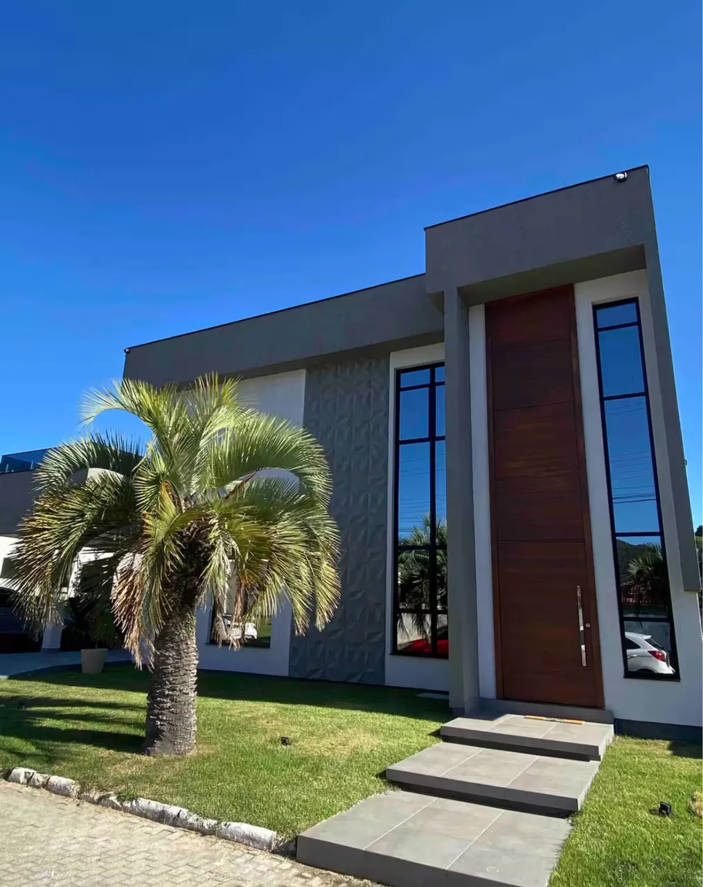 House with 3 bedrooms and 3 bathrooms plus balcony — photo 2