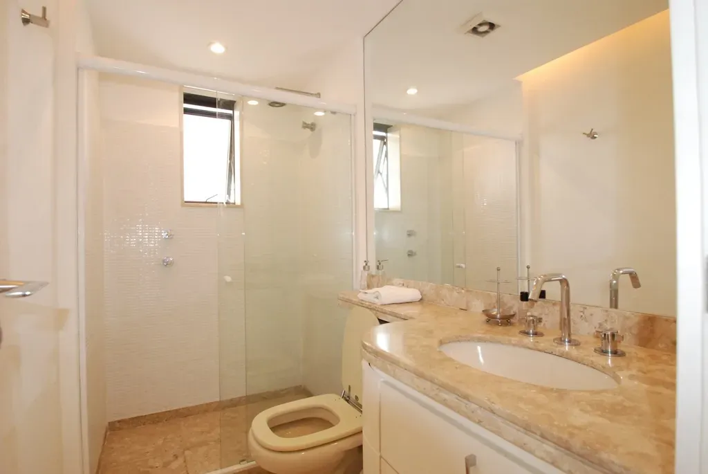 Furnished apartment with 2 bedrooms and open kitchen — photo 4
