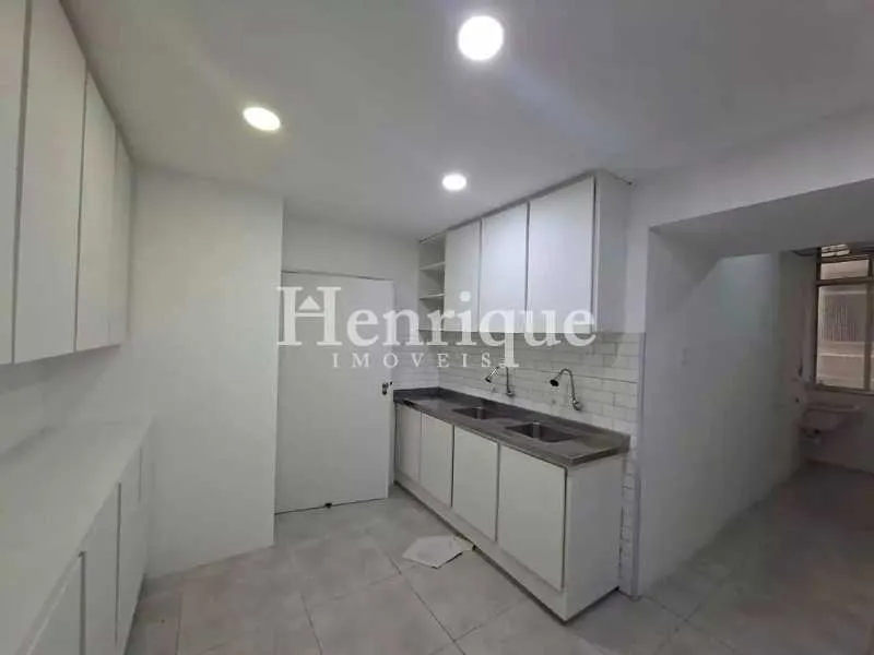 Apartment, 170 m², with wood or laminate floors — photo 10