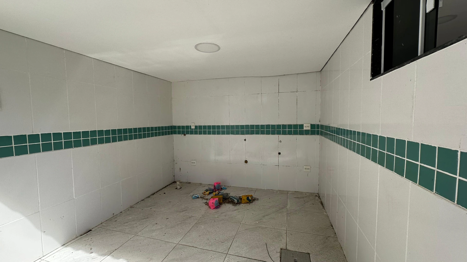 Casa com 4 quartos e 3 suítes, 2 vagas de garagem — photo 33
