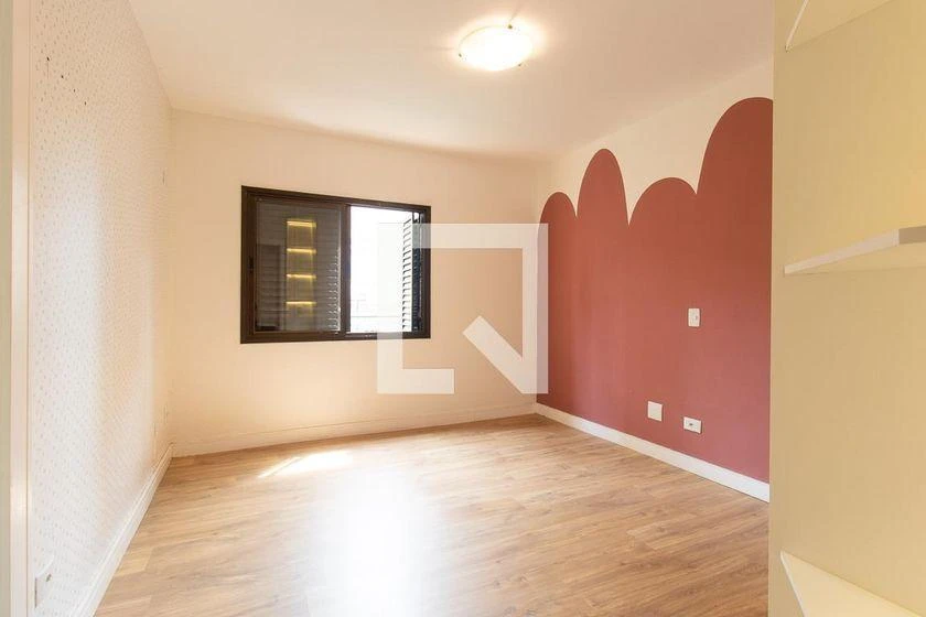 Bathtub in a 3-bedroom apartment, 176 m² — photo 11