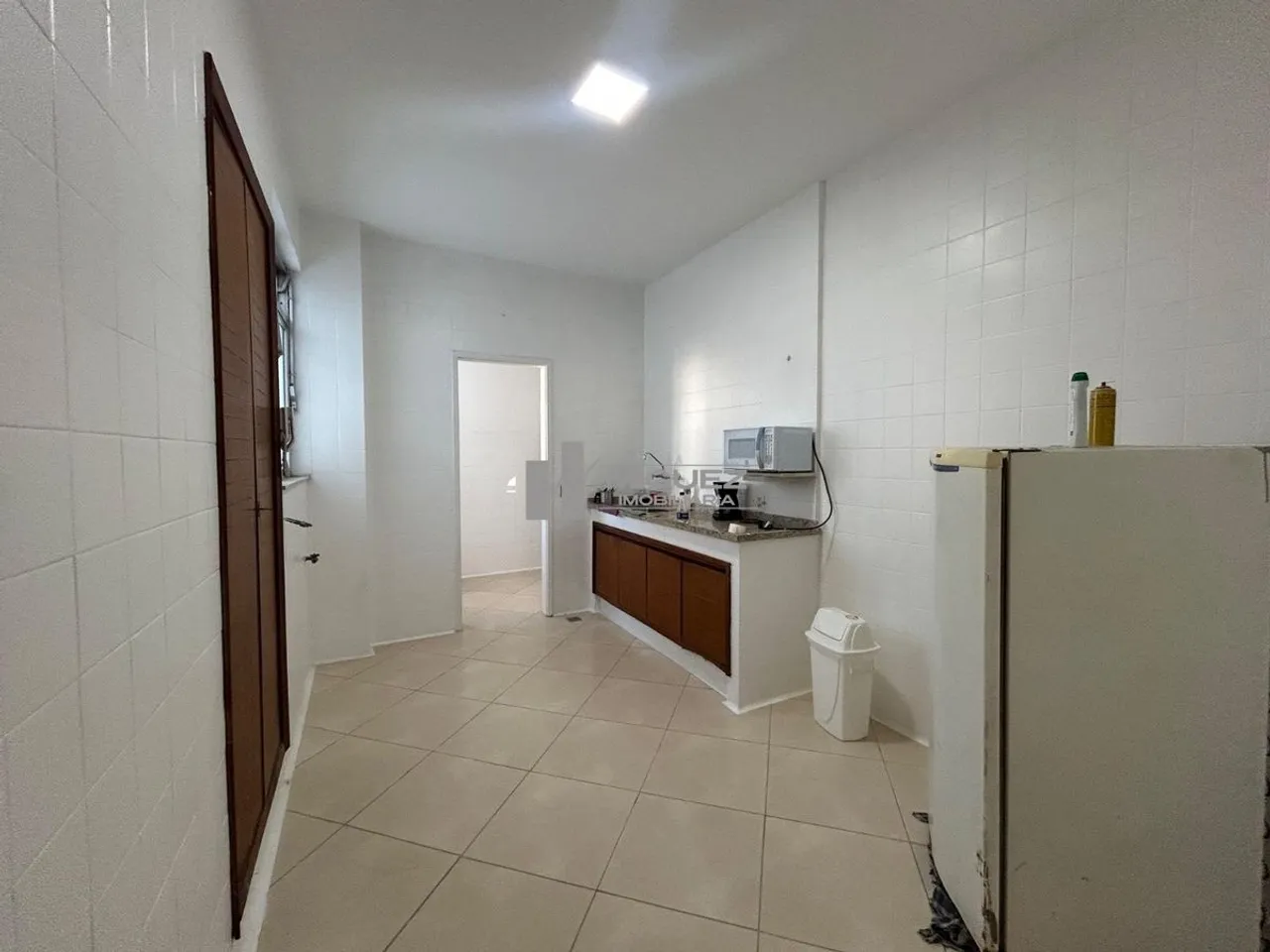 3-bedroom, 3-bath apartment with 1 parking space — photo 2