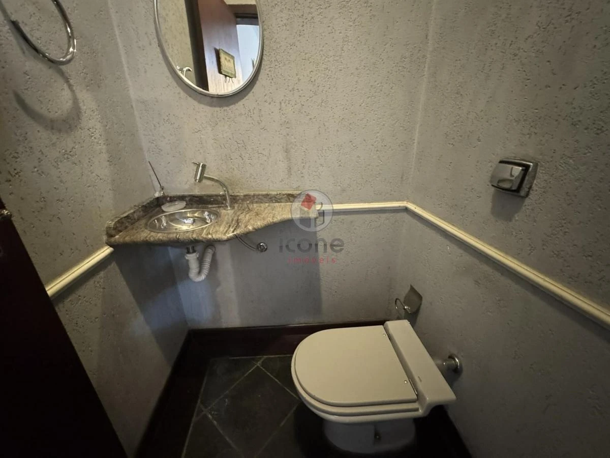3-bedroom house with a bathtub in Curitiba — photo 46