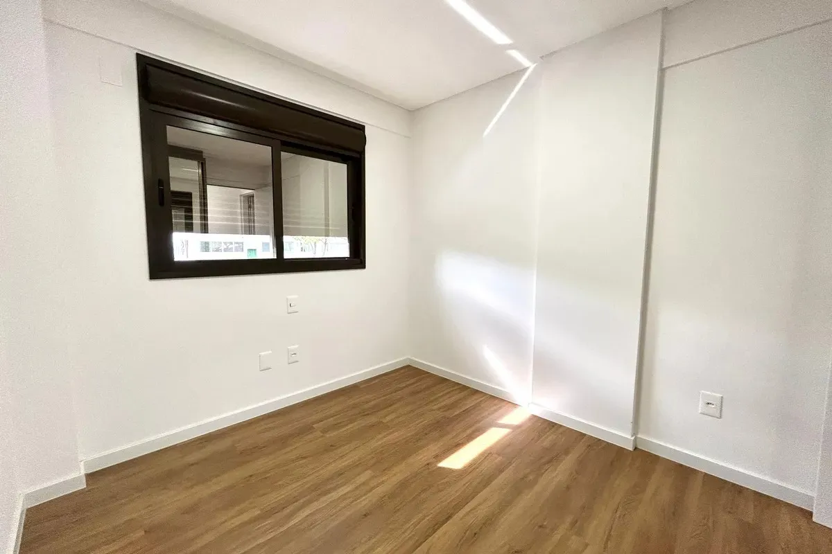 2-bedroom apartment with integrated kitchen and balcony — photo 16