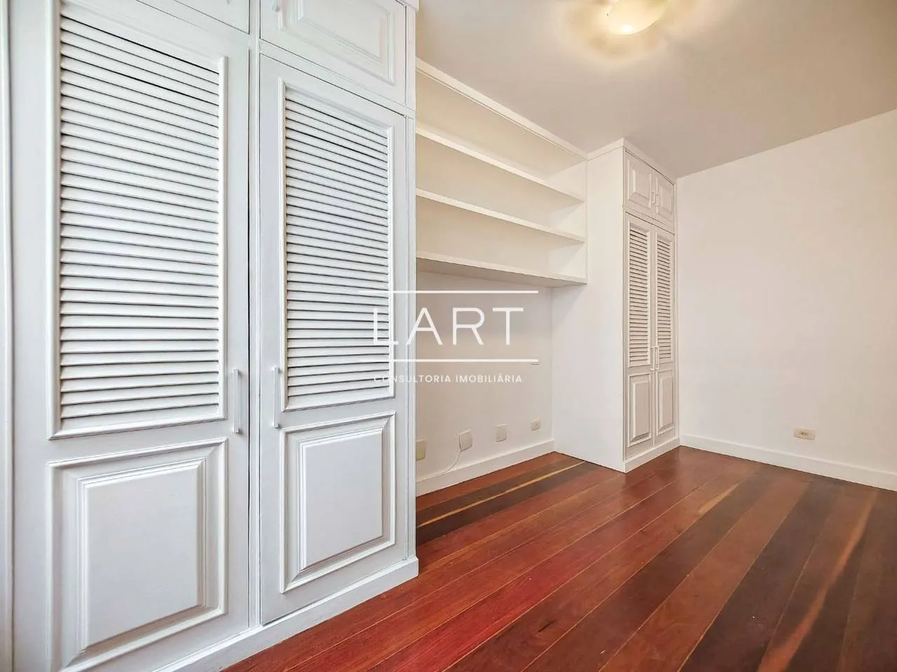 Floor-to-ceiling windows in a 3-bedroom apartment, 125 m² — photo 9