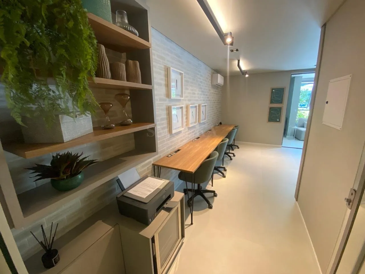 3-bedroom apartment with a grill on the balcony — photo 9