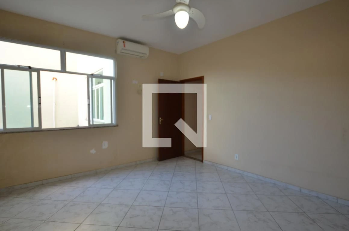 Casa sem mobília com 5 quartos e 5 banheiros — photo 6