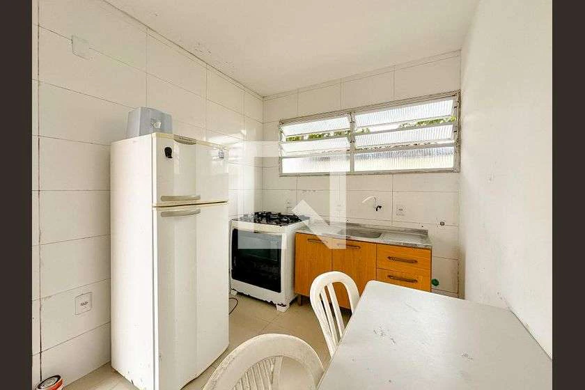 Estudio amueblado con cocina separada y cocina a gas — photo 2