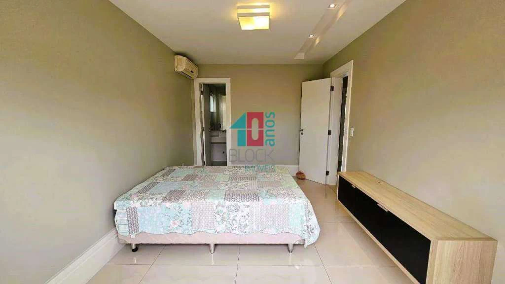 4-bedroom apartment with private garden and 364 m² — photo 4