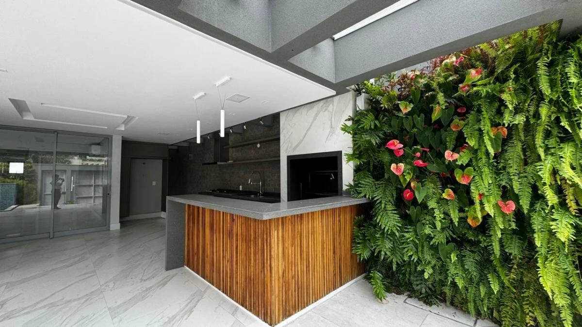 Condominium house with 3 en-suite bedrooms and 300 m² — photo 4