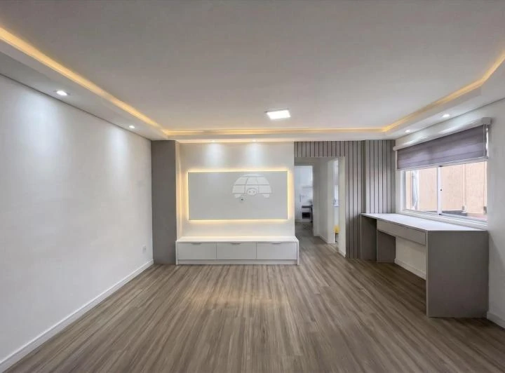 2-bedroom apartment with a separate kitchen and laundry area — photo 6
