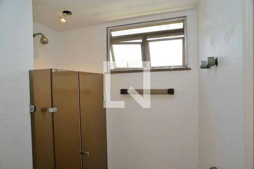 Apartamento para aluguel com 3 quartos e varanda de vidro — photo 23