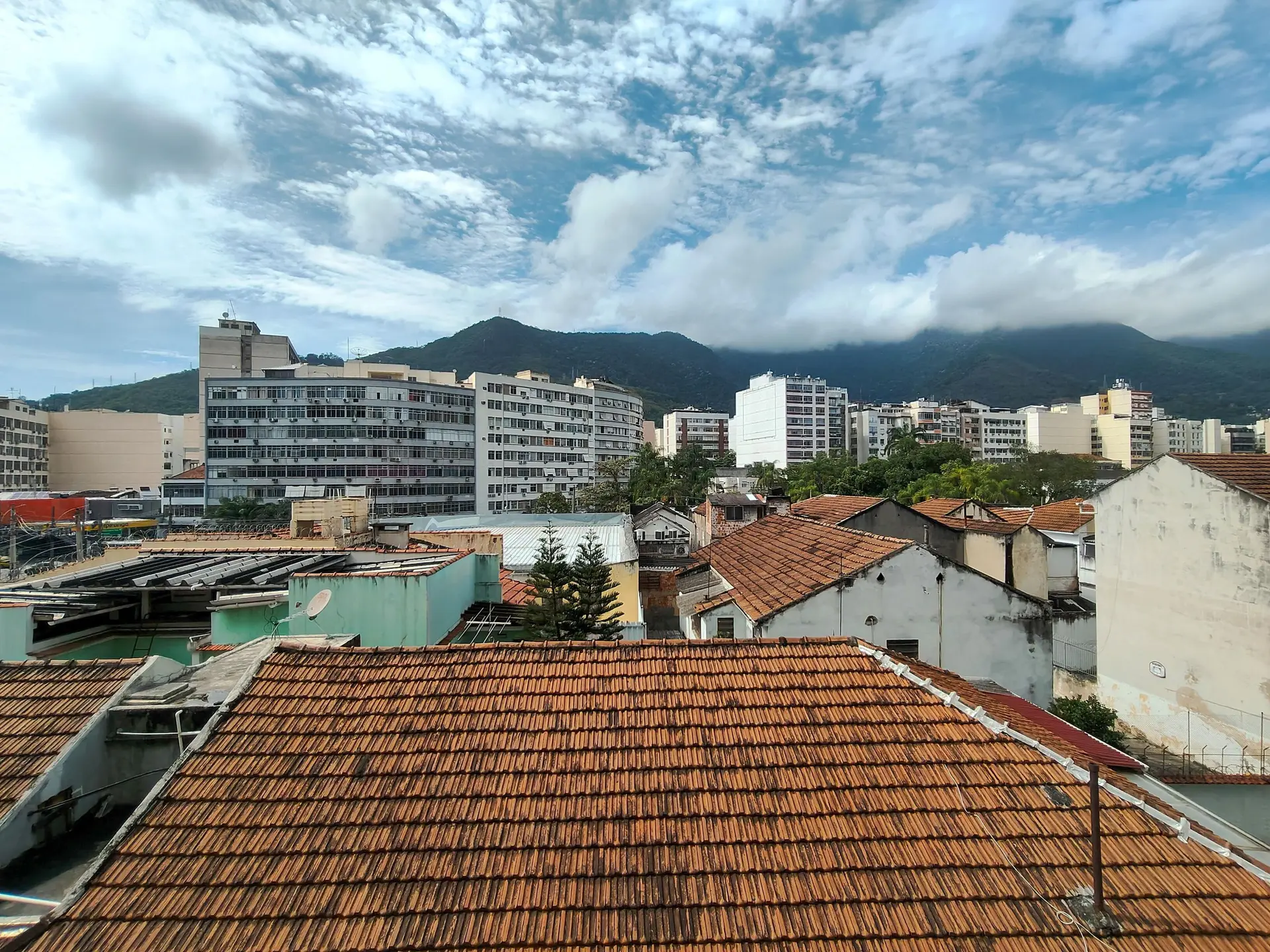 2-bedroom apartment with a mountain view in Rio de Janeiro — photo 34