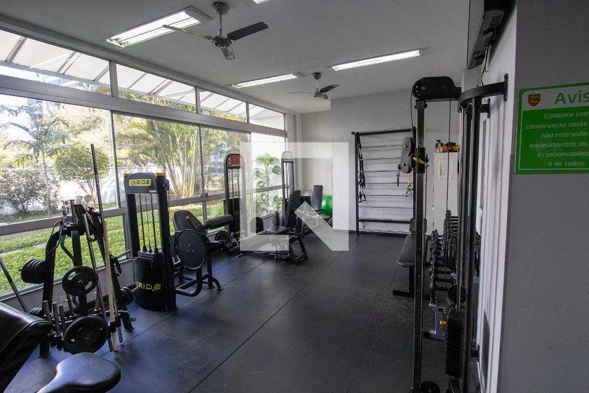 2-bedroom apartment in a building with a gym — photo 12