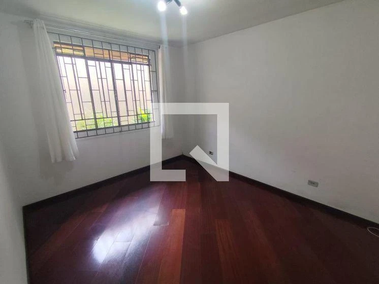 Casa con piso de madera o laminado en Curitiba — photo 5