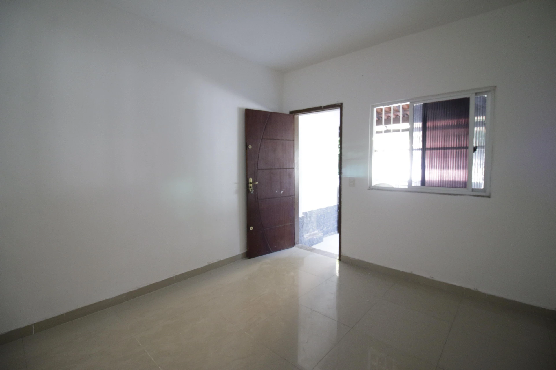 Casa sem mobília com 2 quartos e varanda — photo 36