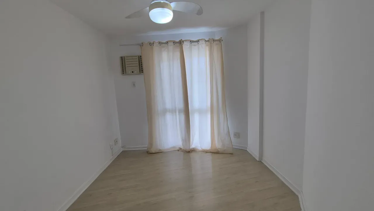 Apartment on the 6th floor with wood or laminate floors — photo 11