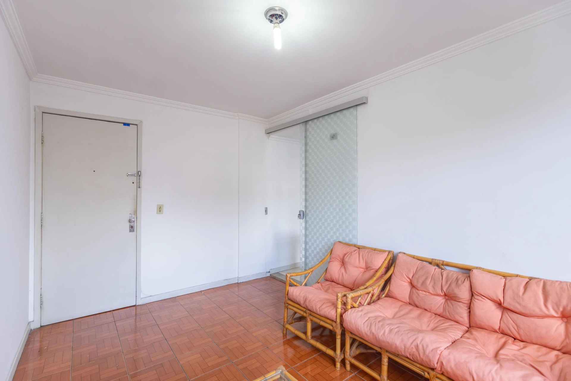 2-bedroom apartment with a washing machine in Curitiba — photo 31