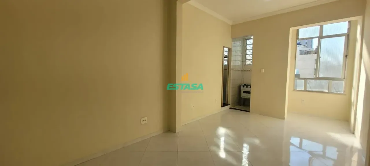 Rental apartment with 1 bedroom and a glass shower — photo 3
