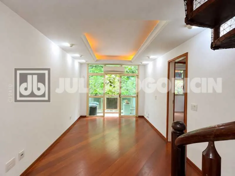 3-bedroom apartment with a park view in Rio de Janeiro — photo 6