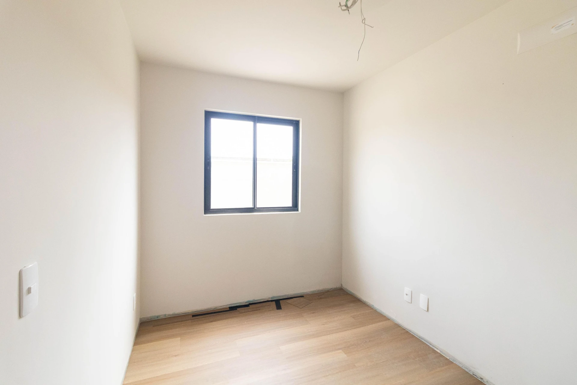 2-bedroom apartment with a grill on the balcony — photo 39
