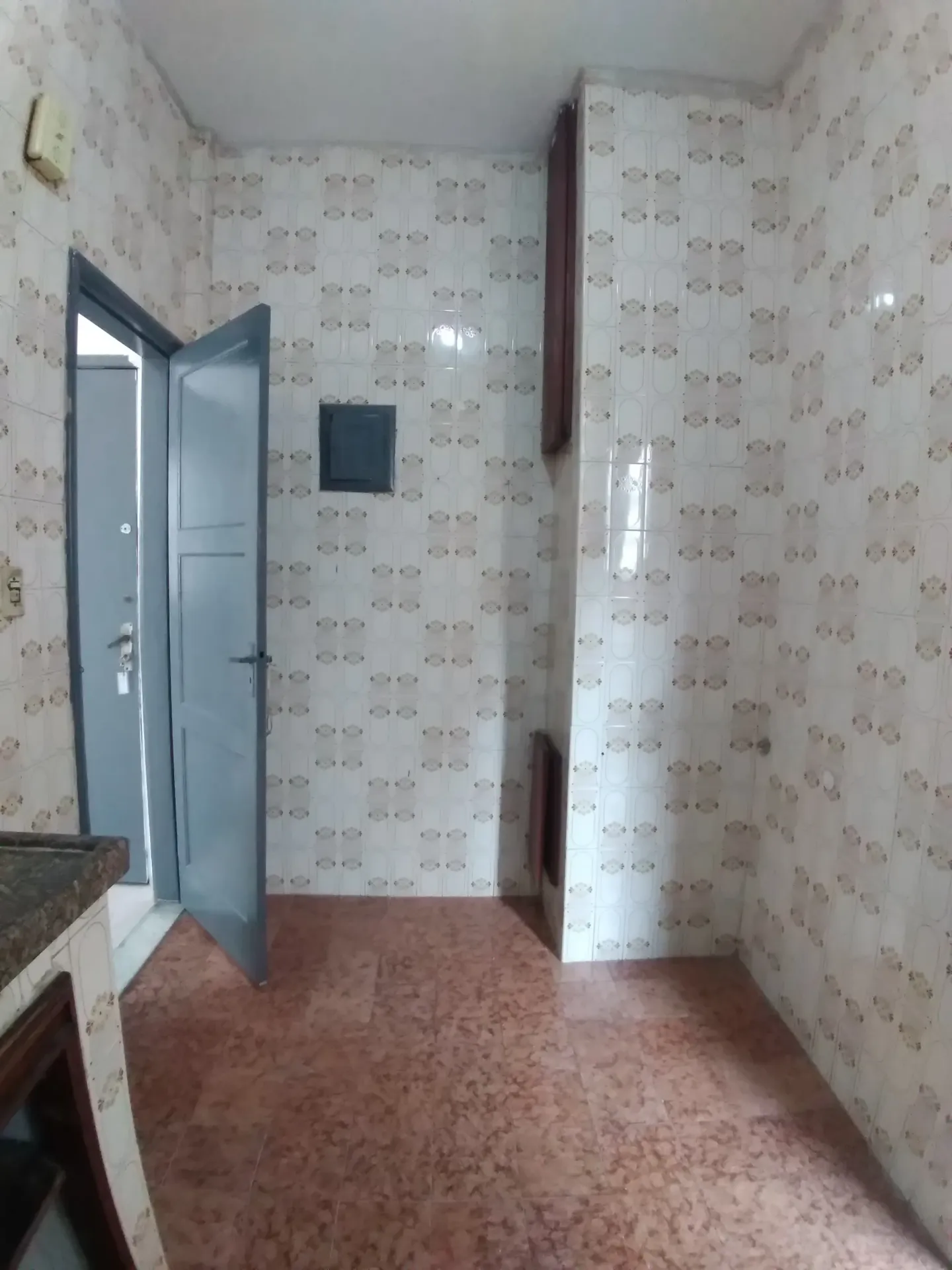 Невмеблированная квартира с 2 спальнями и отдельной кухней — photo 24