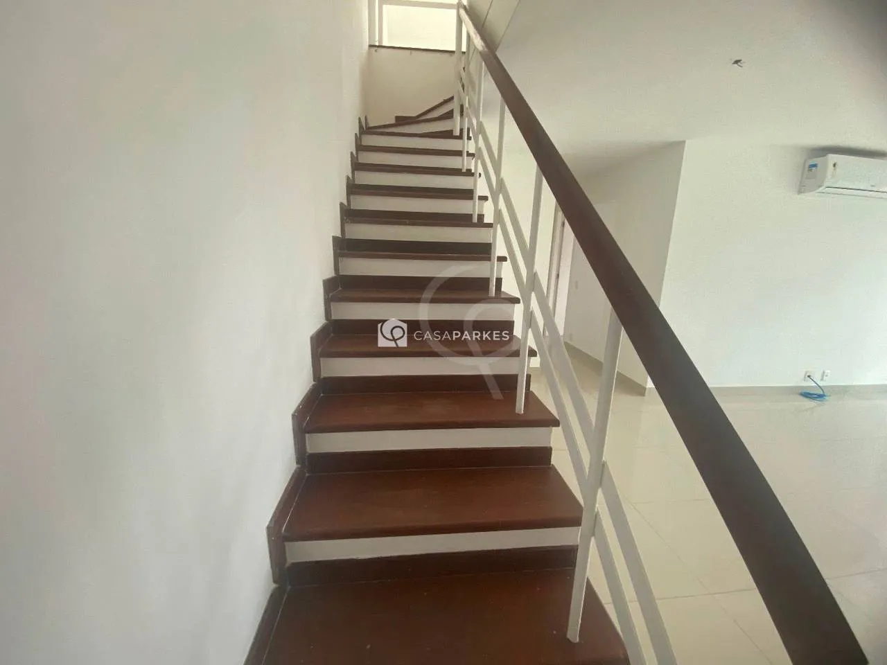 Apartment on the 9th floor with a glass-enclosed balcony — photo 25